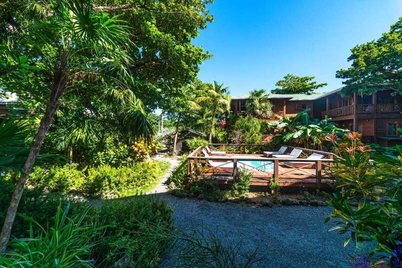 Cocolobo Resort West End Exterior photo