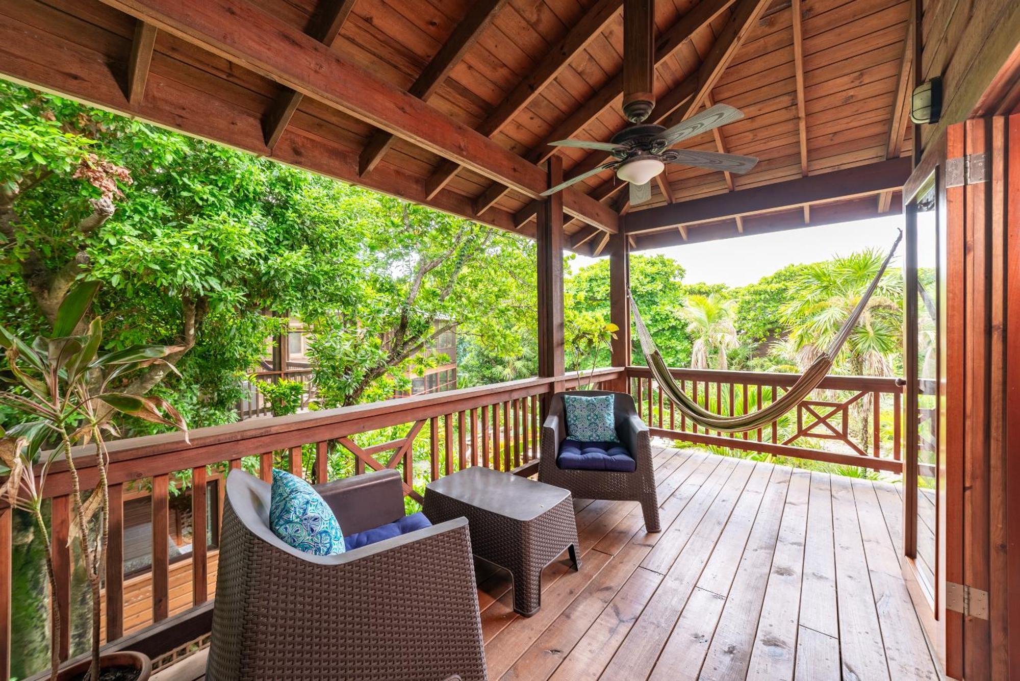 Cocolobo Resort West End Exterior photo